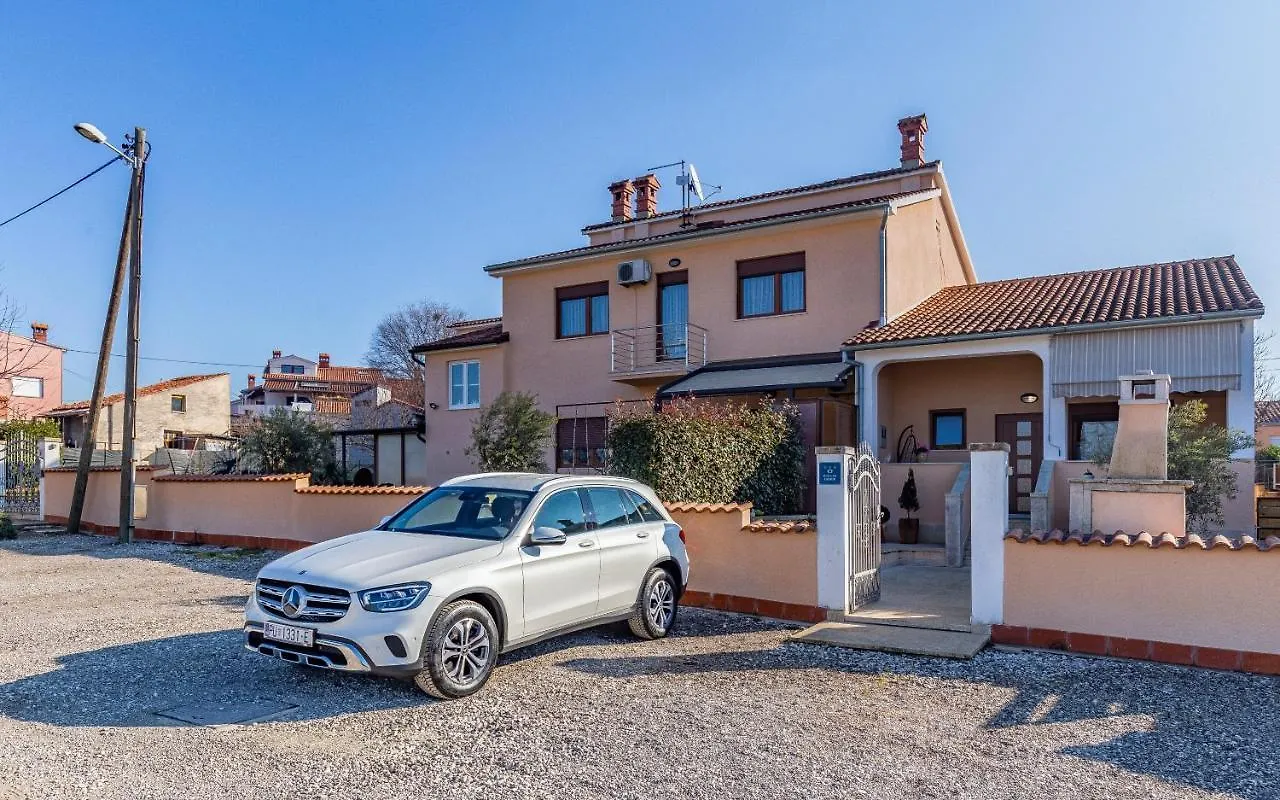 הוילה פולה Sweet House With Free Parking קרואטיה