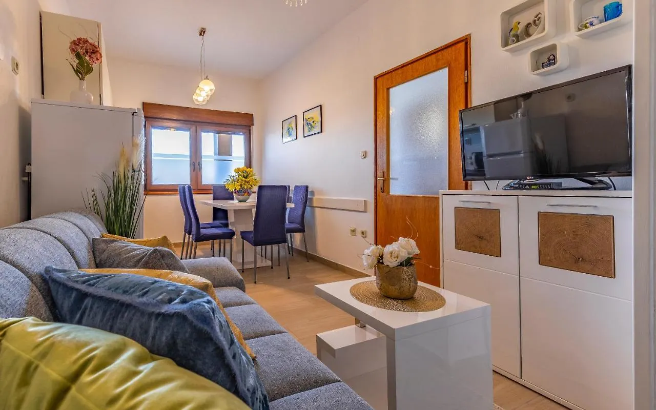 Sweet House With Free Parking Vila Pula 0*,  Croácia